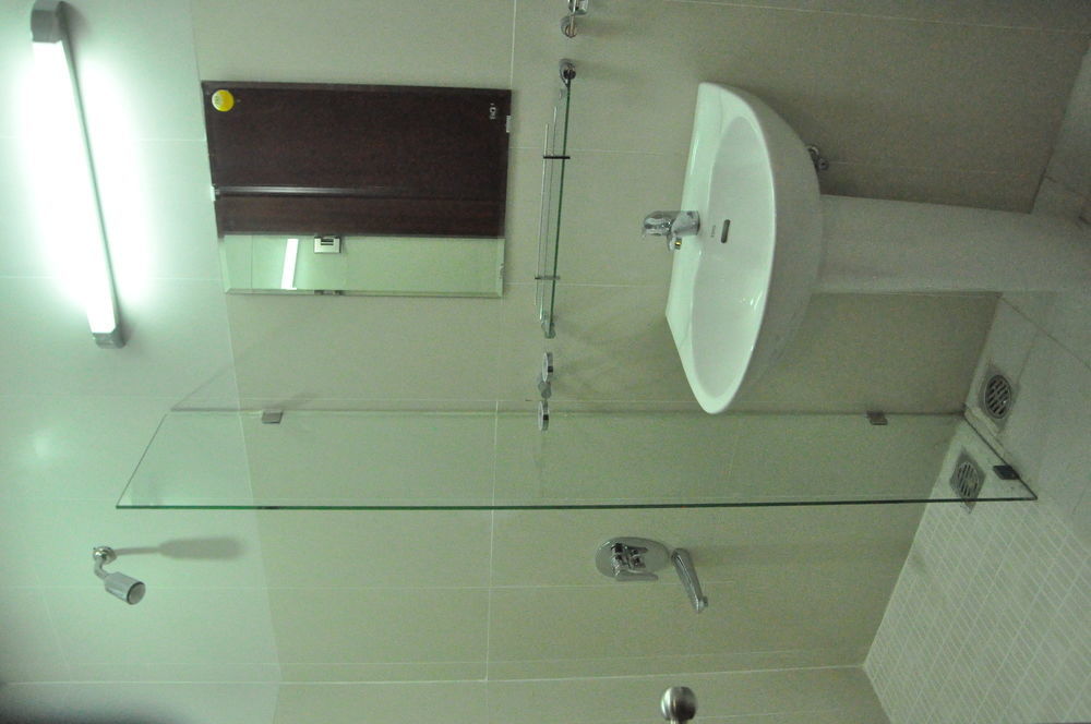 Poonsa Serviced Apartment Хошимін Екстер'єр фото